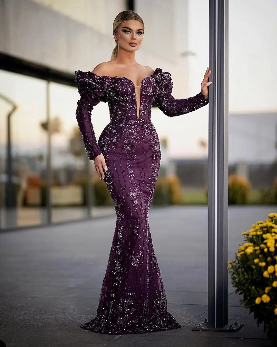 Vintage Celebrity Dresses For Women Sequins Beads Appliques Skirt Slim Fit Sweep Train Long Sleeves Off-Shoulder Dress Party