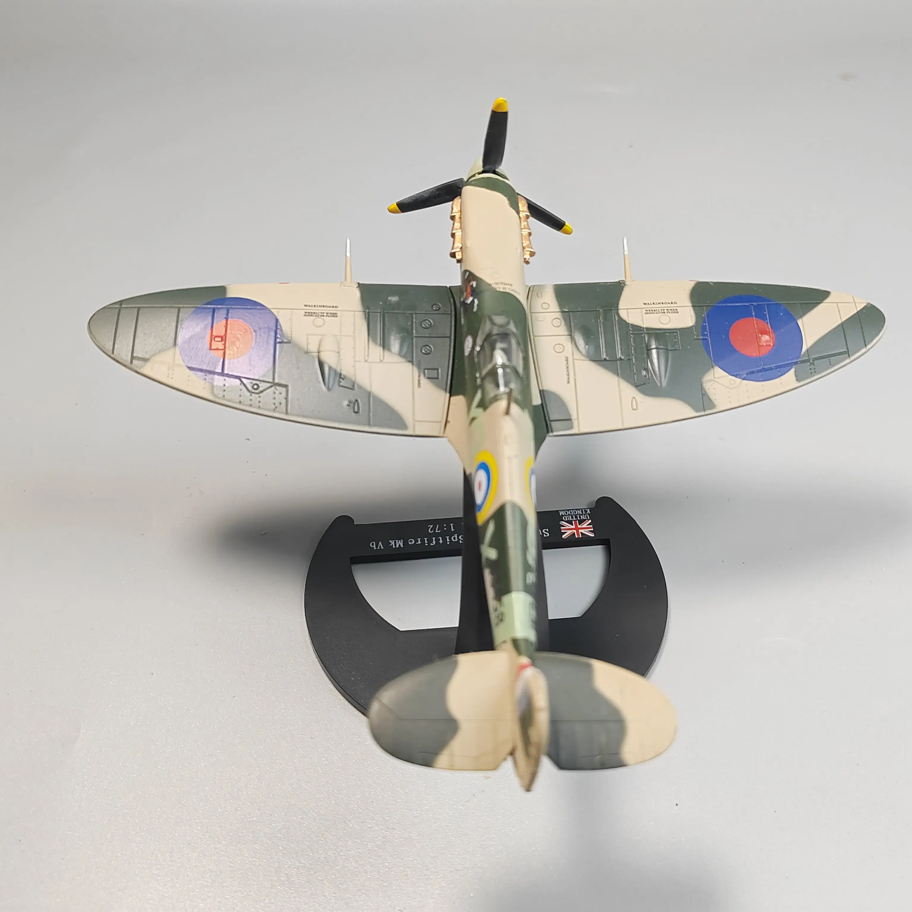 Diecast 1/72 Scale British Spitfire Fighter Aircraft Alloy Model Airplanes Polish Squadron Simulation Aviation Souvenir Gifts