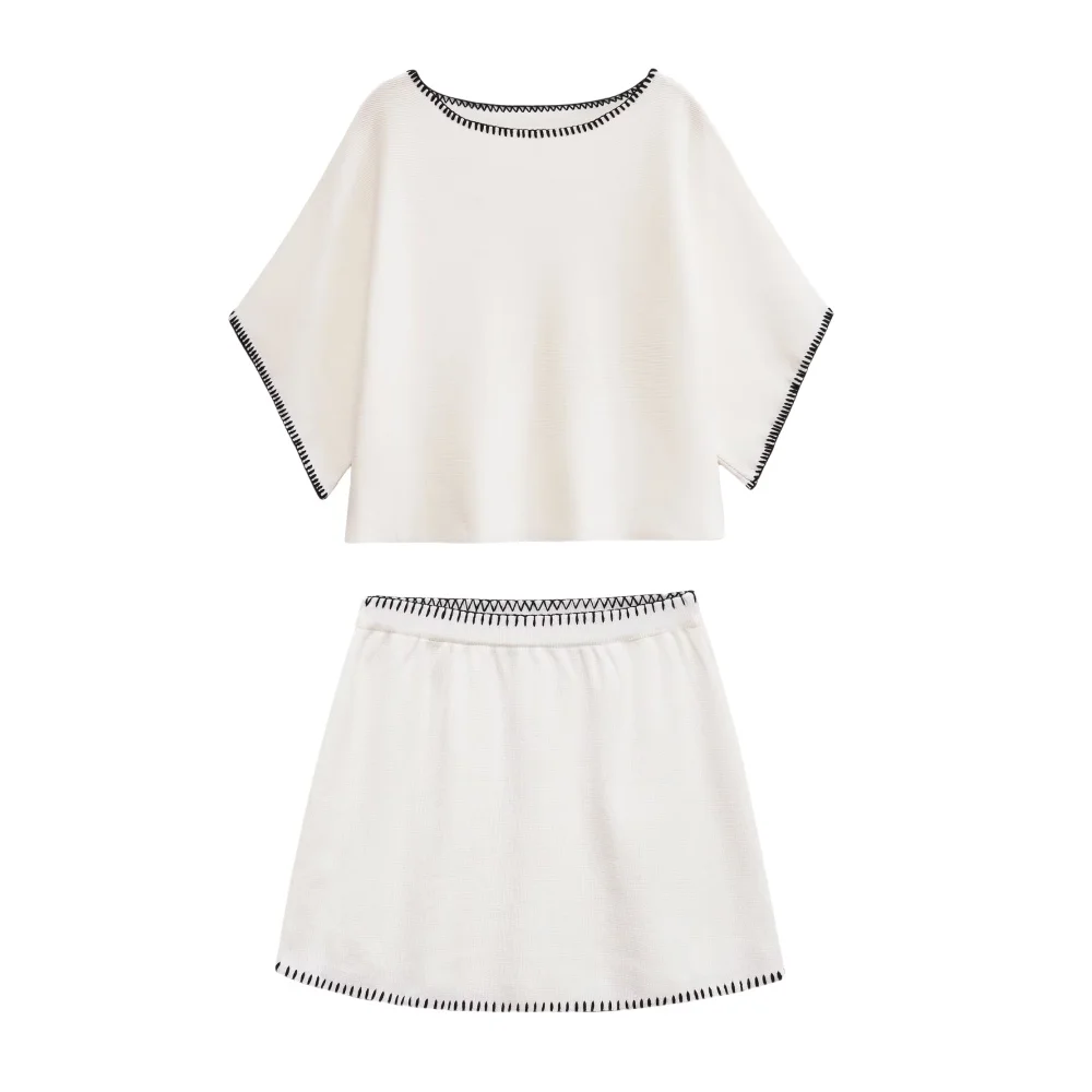 

BSK&TRAF2025 женский летний новый свободный свитер с короткими рукавами контрастного цвета и вышивкой + трикотажная юбка контрастного цвета