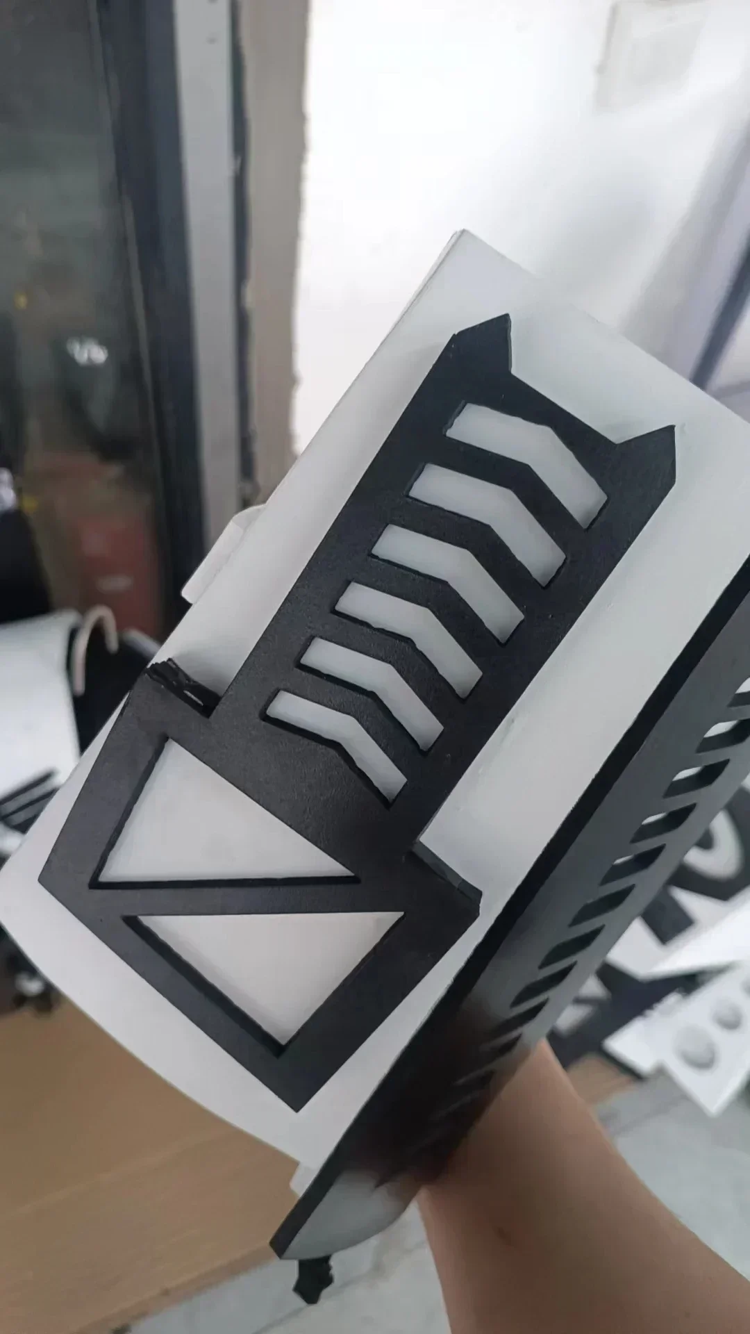 Illuminazione a LED Trampoli Walker Costumi robot Kryoman Spettacolo teatrale Spettacolo Abiti a forma di feste di celebrazione ordinariamente Vestito a LED