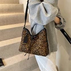 Autumn Winter Trendy Large Capacity Faux Suede Retro Leopard Pattern Tote Simple Shoulder Bag Versatile Travel Crossbody Bag