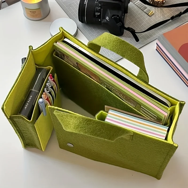 Składana filcowa torba do przechowywania na ścianę - organizer o dużej pojemności do domu i podróży, przenośny pojemnik na kosmetyki i zabawki.