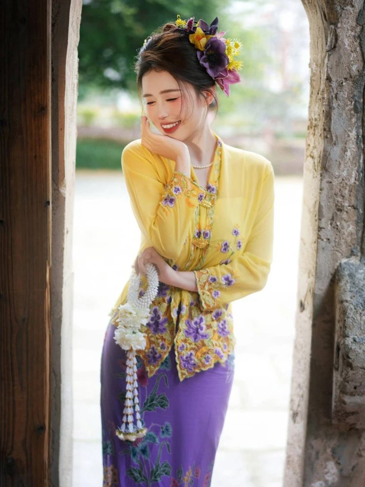 

New Style Dai Ethnicity Embroidered Travel Photography Clothing Small National Style Portrait Fashion Women's Wear