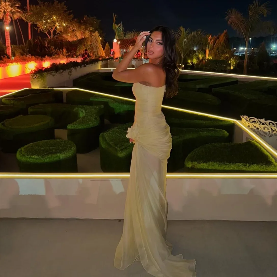 Robe de soirée longue en mousseline de soie, personnalisée, sans bretelles, avec motif sirène plissée, avec traîne Watteau, robe d'invitées de mariage pour femmes