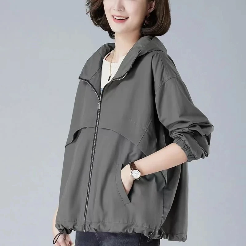 

Новинка 2023 года, корейский весенне-осенний женский плащ, модное повседневное свободное короткое пальто с капюшоном, ветровка, женская верхняя одежда