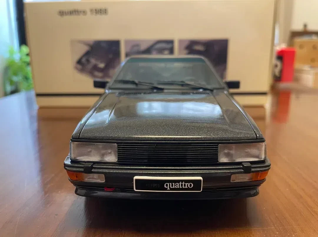 Autoart 1:18 Sport Quattro 1988 Simulation Limited Edition All Open Alloy Metal Static Car Model Toy Gift