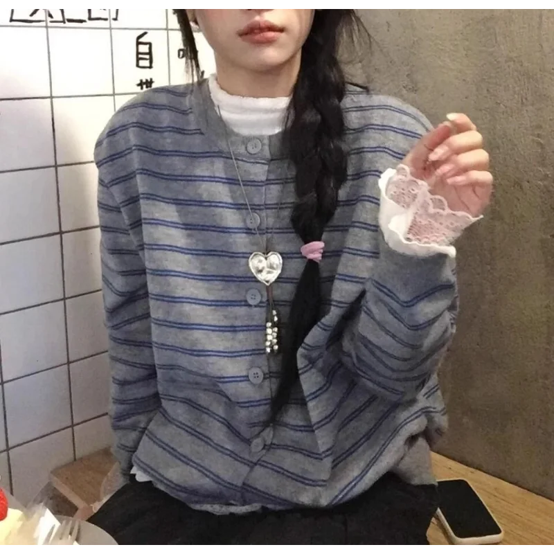 

Серый полосатый вязаный кардиган в стиле ретро, универсальные высококачественные топы на весну и осень, новый модный свитер, женская куртка