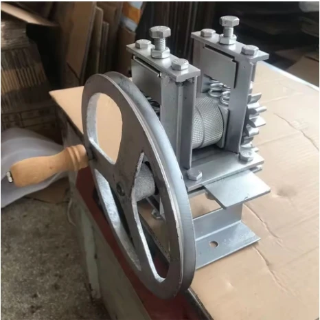 

Small Bamboo Strip Slitter - Layering Machine, Bamboo Strip Separator, Manual Strip Breaking Tool