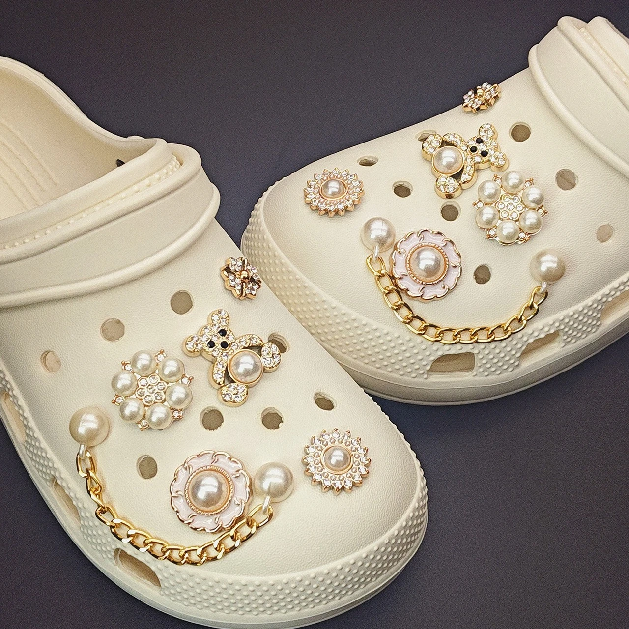 

Fashion Golden Bear Shoe Charms for Crocs Rhinestone Pearl Garden Shoes Decorations Women Shoe Accessories Wedding Party Decor
