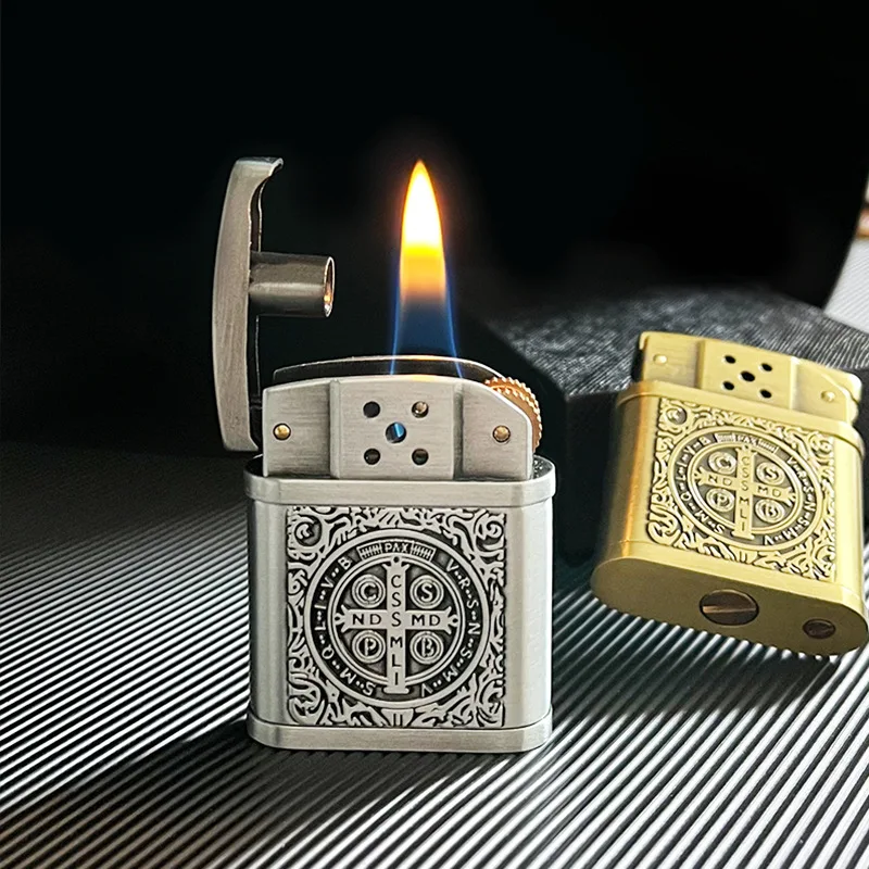 Personalisiertes kreatives Retro-Feuerzeug mit Metallgravur, winddichter Kraftstoff, Festival-Geschenk, Zündwerkzeug für den Außenbereich, Konstantin