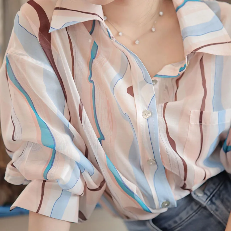 Camisa con estampado a rayas para mujer, blusa informal de manga larga con botones, holgada, coreana, novedad de 2023