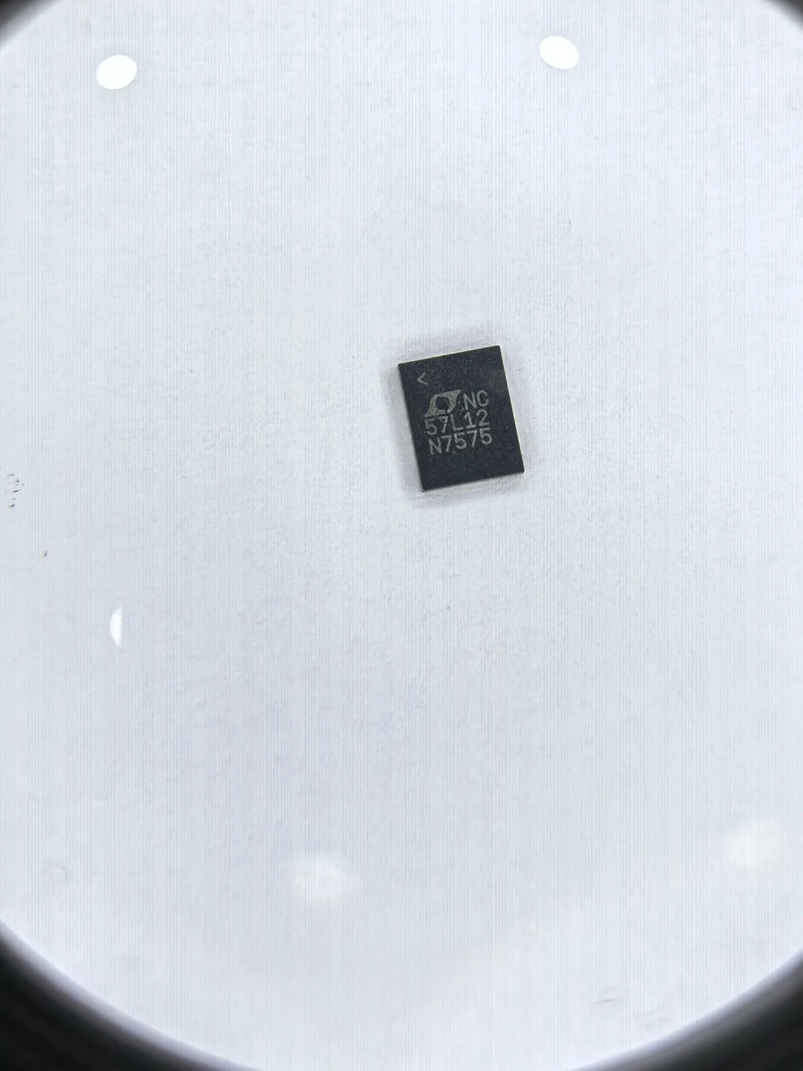 LTC2657 LTC2657CUFD-L12 LTC2657IUFD-L12 LTC2657CUFD-H12 LTC2657IUFD-H12 - Octal I2C 16-/12-Bit Rail-to-Rail DACs