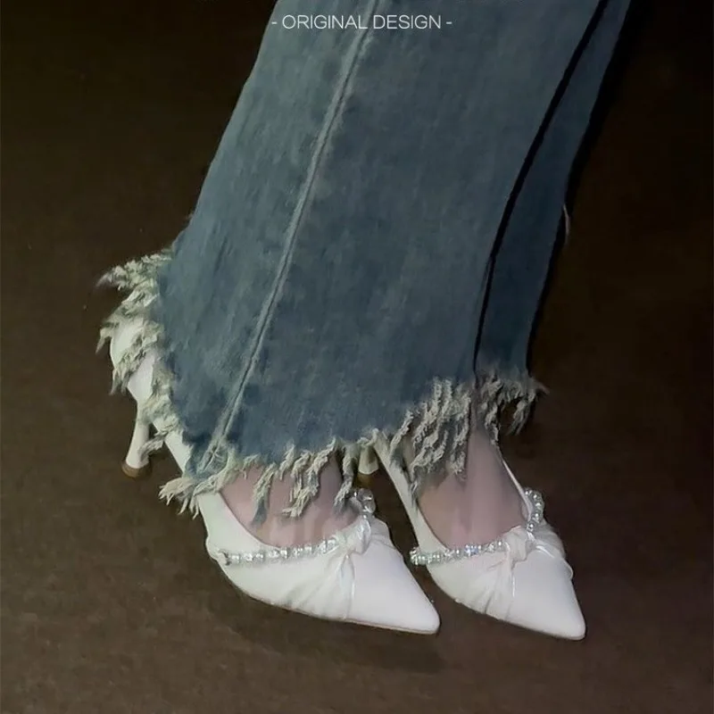 Scarpe singole a punta da donna 2025 Estate Nuovo versatile perla francese Nastro di pizzo Scarpe da damigella d'onore Tacchi a spillo
