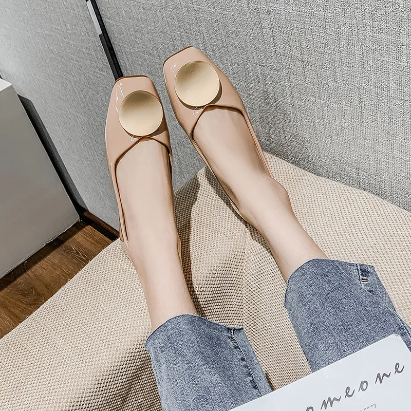 Plus Size 43 Women Flats Shoes Circular Sequin Decoration Patent Leather Ballet Shoes Office Lady Slip on Leaher Loafers Female