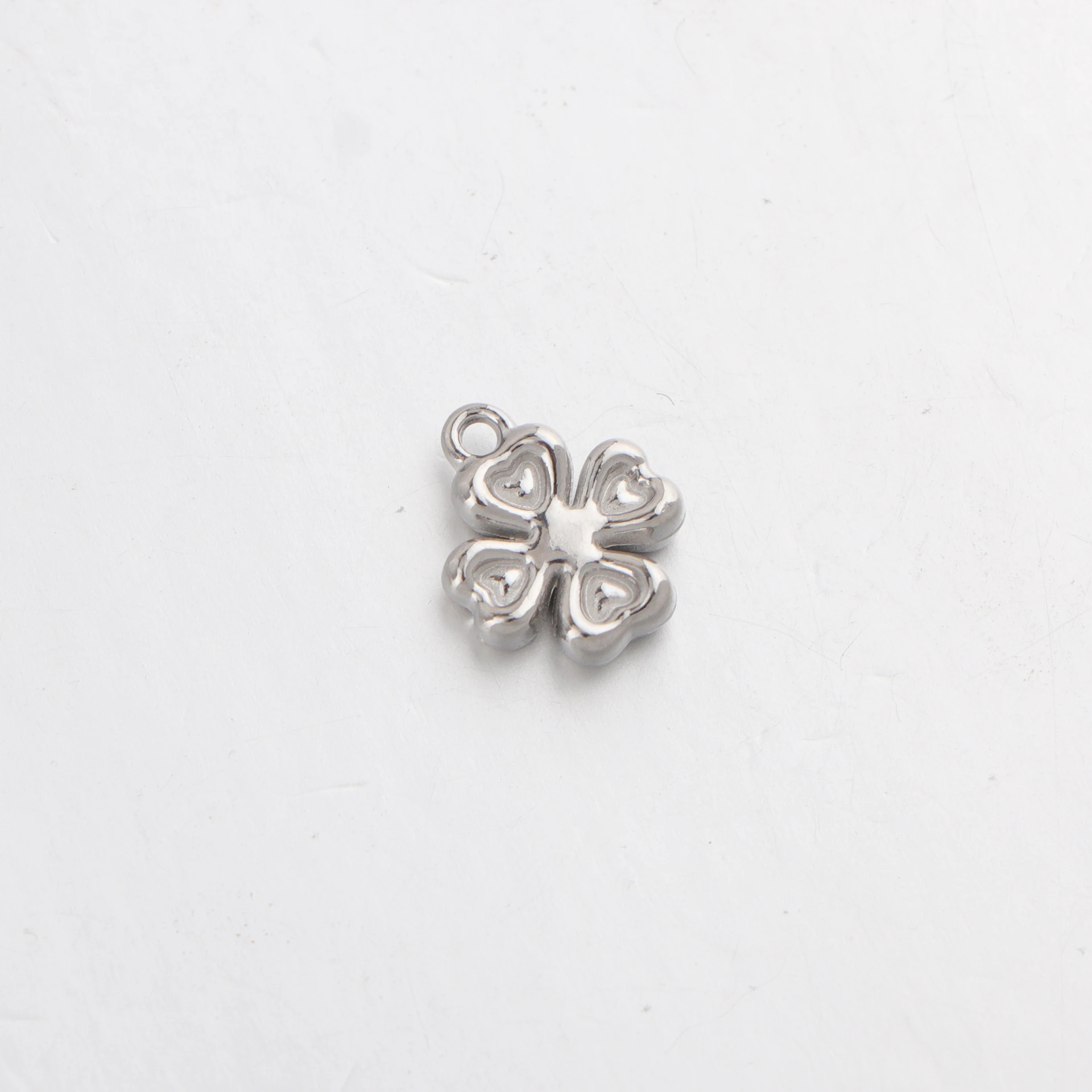

20pcs/lot Stainless Steel Flower Petal Charms Four Love Heart Pendant for DIY Jewelry Making Accessories Wholesale