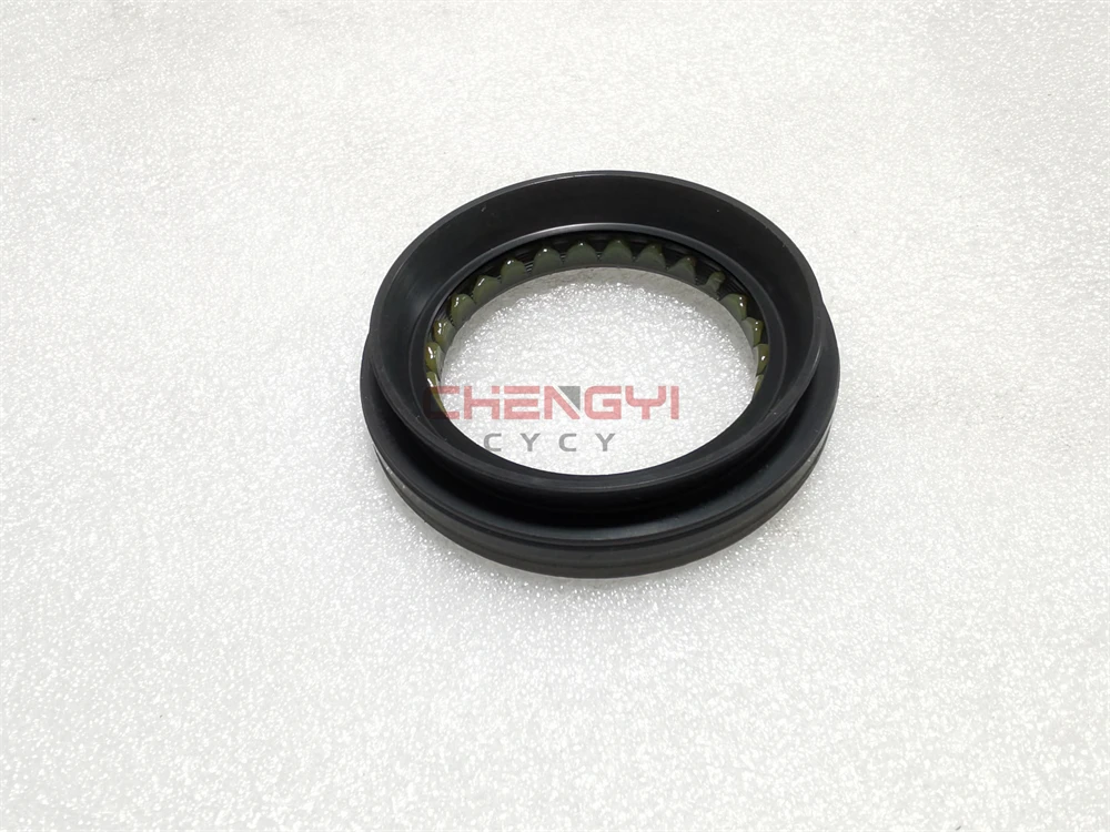 Transfer Case Oil Seal (Connecting Half Shaft - Right ) For Outlander CW4W CW5W CW6W GA2W GF7W GF8W 3200A104 50*70*16.1MM