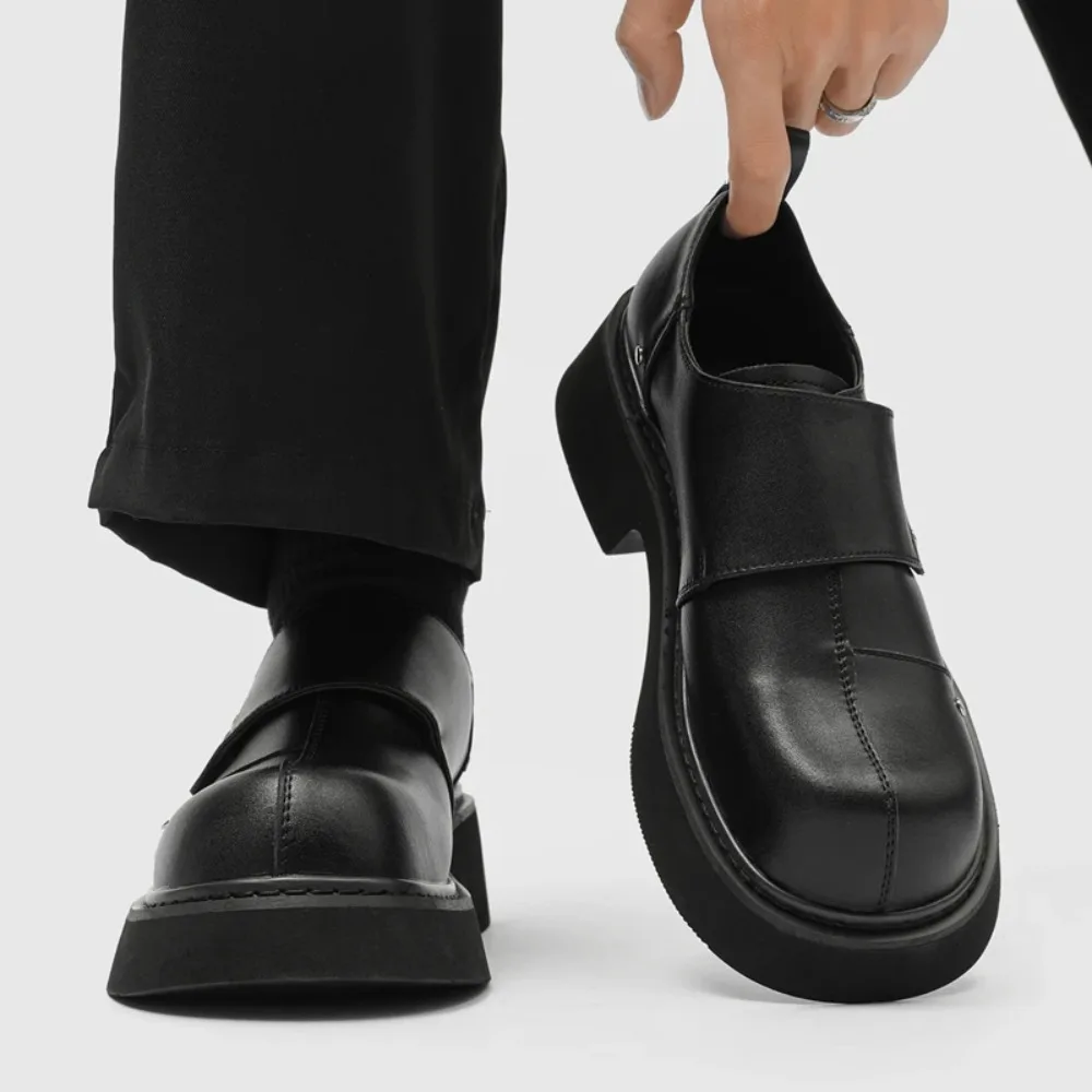 

Мужские кожаные туфли на толстой подошве. Классический минималистичный и удобный стиль. Для работы, отдыха и вечеринок. Размеры 38-46. Хит продаж среди молодежной обуви.