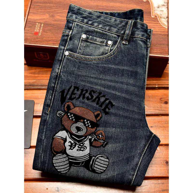 2025 الكورية نمط عصري جينز مطبوع الرجال سليم صالح نحيل الخريف ملابس للرجال موضة غير رسمية الشارع الرجعية السراويل الطويلة