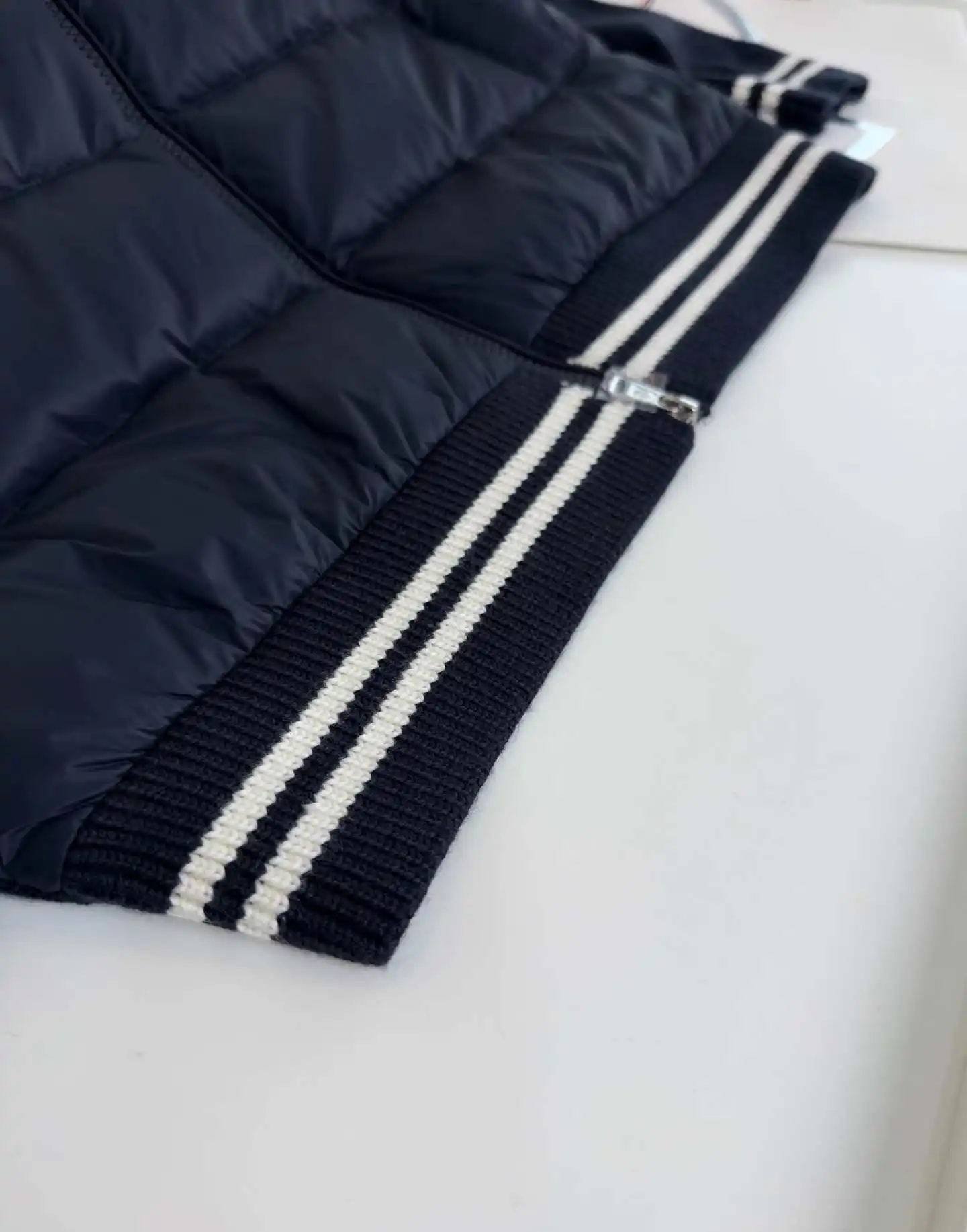 2025 الخريف الشتاء المرأة أسفل معطف الصوف متماسكة كم الوقوف طوق سترة منفوخة ملابس خارجية دافئة غير رسمية