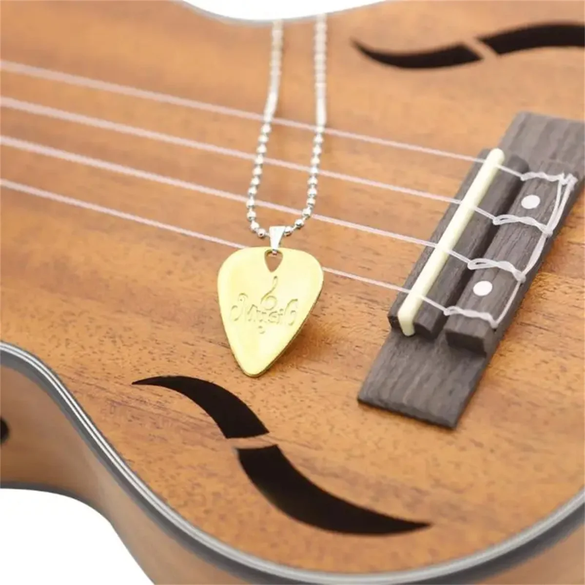 Guitar Plectrums Metal Zinc Alloy Pick with Hole 1pcs Electric Bass Guitar Plectrums Necklace Pick for  Acoustic Guitar