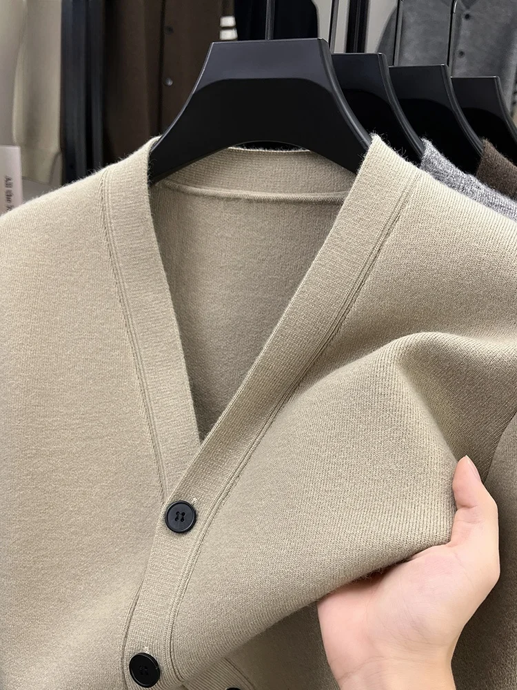 

Rn Busin Gentleman V-Ne Button-Up Knitted Cardigan Casual High-End Men's Sweater Jaet Trendy Spring Autumn New Arrival
