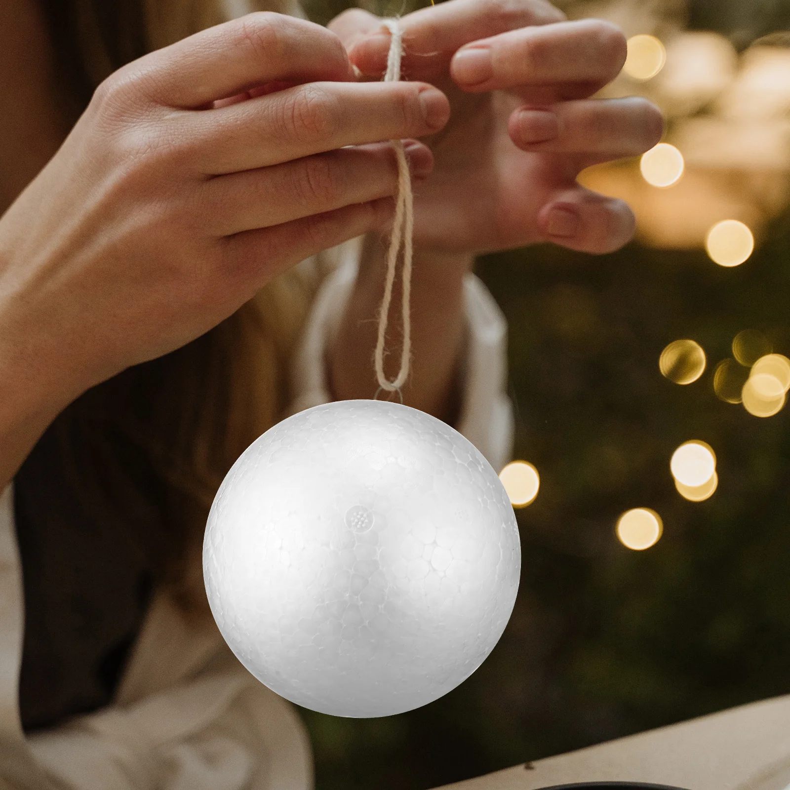 

40Pcs Round Foam Balls White Craft Ball Set for Holiday DIY Decor Christmas Snowman Wedding Centerpiece Display