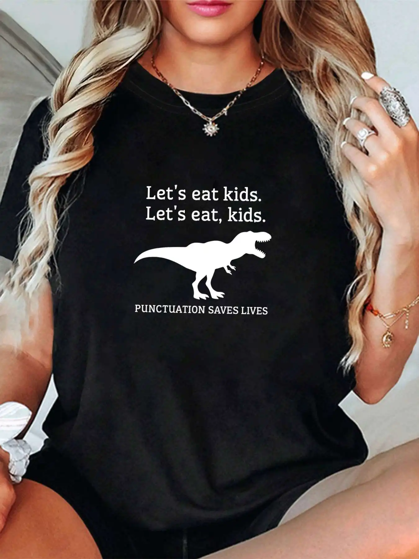 

【1144594】Женская футболка больших размеров с круглым вырезом, короткими рукавами, эластичными полурукавами и модными принтами.