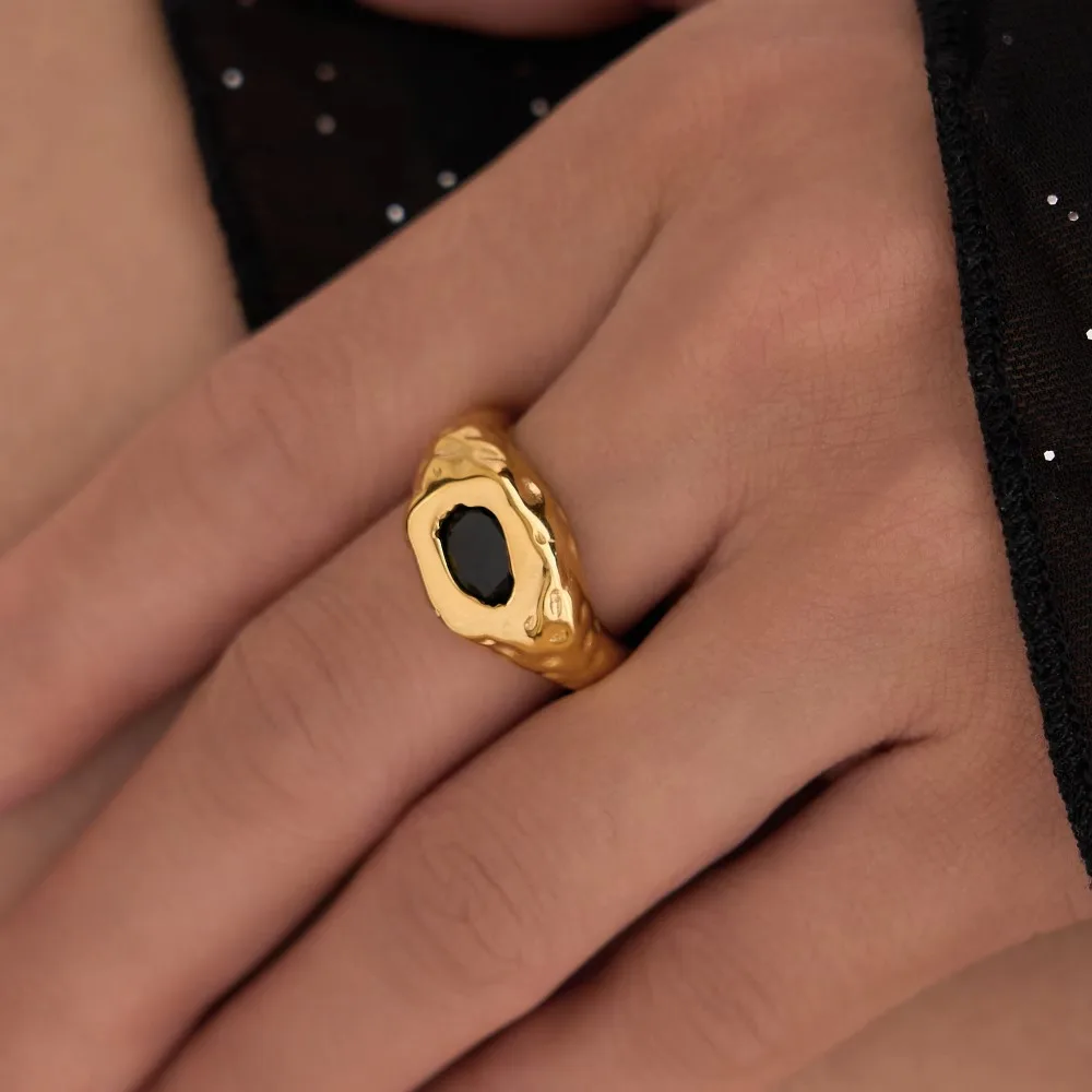 Anillos bohemios con dije de circón negro en relieve para Mujer, Anillos Retro sin deslustre chapados en oro de 18k, joyería de lujo de acero inoxidable, Anillos para Mujer