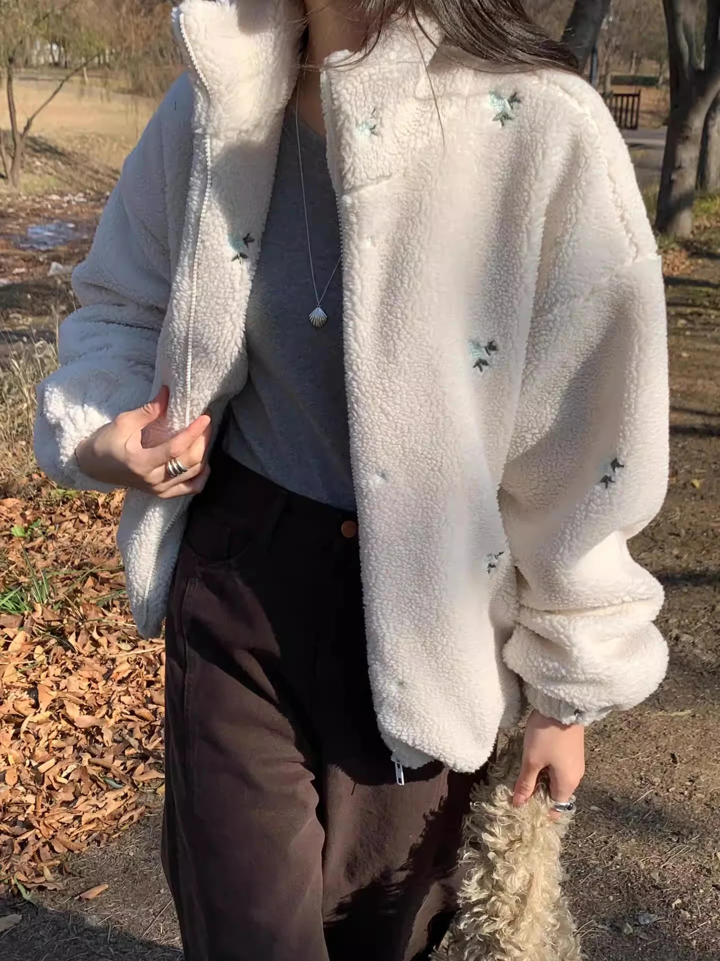 

Ele Embroidered Print Lamb Fur Cotton Jaet Women's Loose Casual Warm Cotton Coat Polyester Fiber Long Sve Zipper Clo...