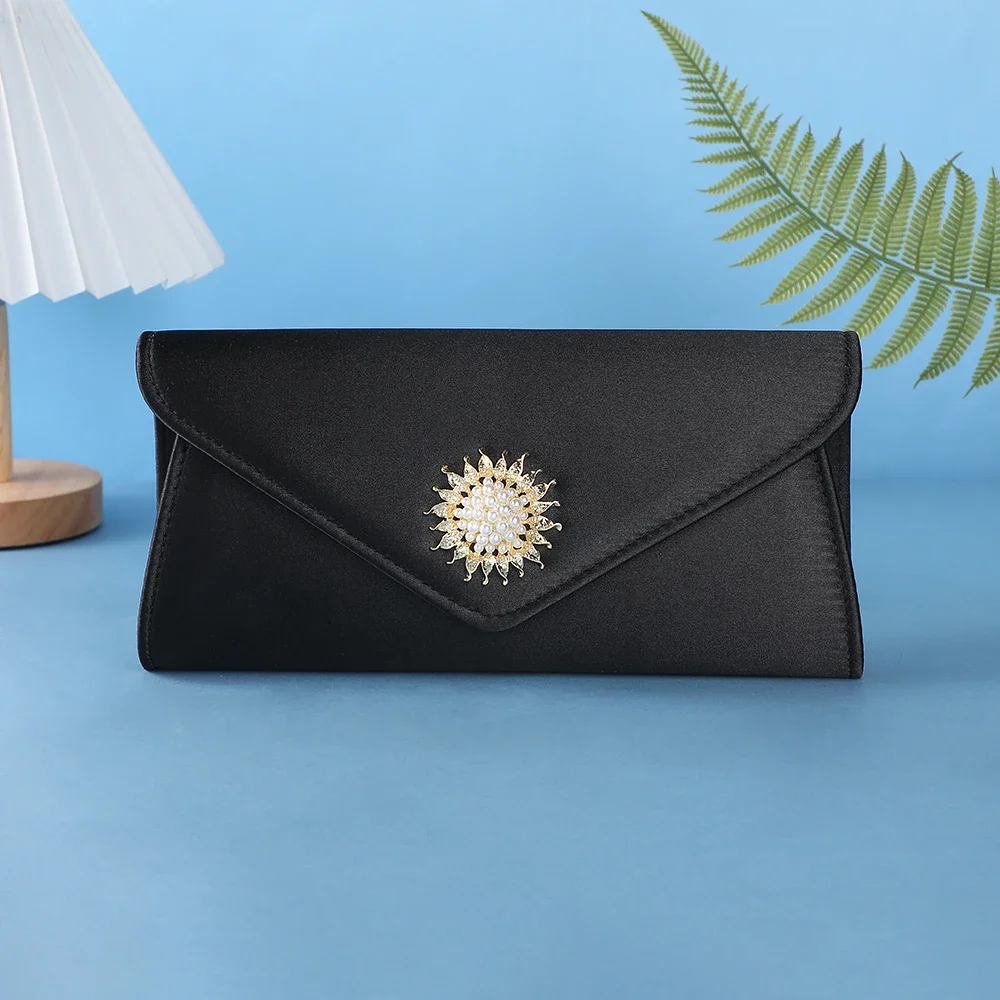 

High-End Retro European-Style Clutch Bag with Rhinestone Chain And Pearl Decoration Cool Handbag for Party Wedding Evening Wear