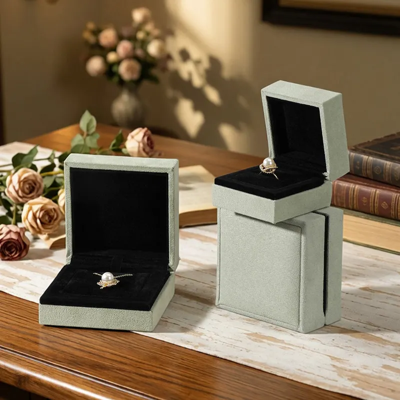 

Green Exterior Black Interior Pendant Box-Velvet Jewelry Presentation Case,Necklace Gift Box for Women,Delicate Ring Storage