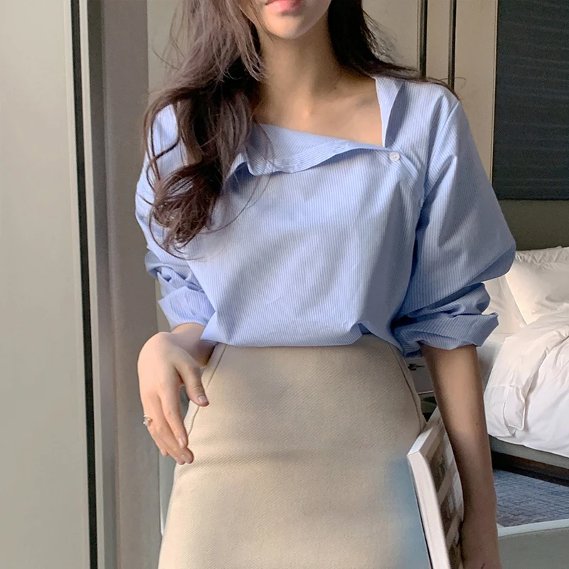 세련된 여름 줄무늬 느슨한 긴 소매 셔츠 여성의 세련된 디자인 턴 다운 칼라 버튼 업 한국 스타일 버블 슬리브