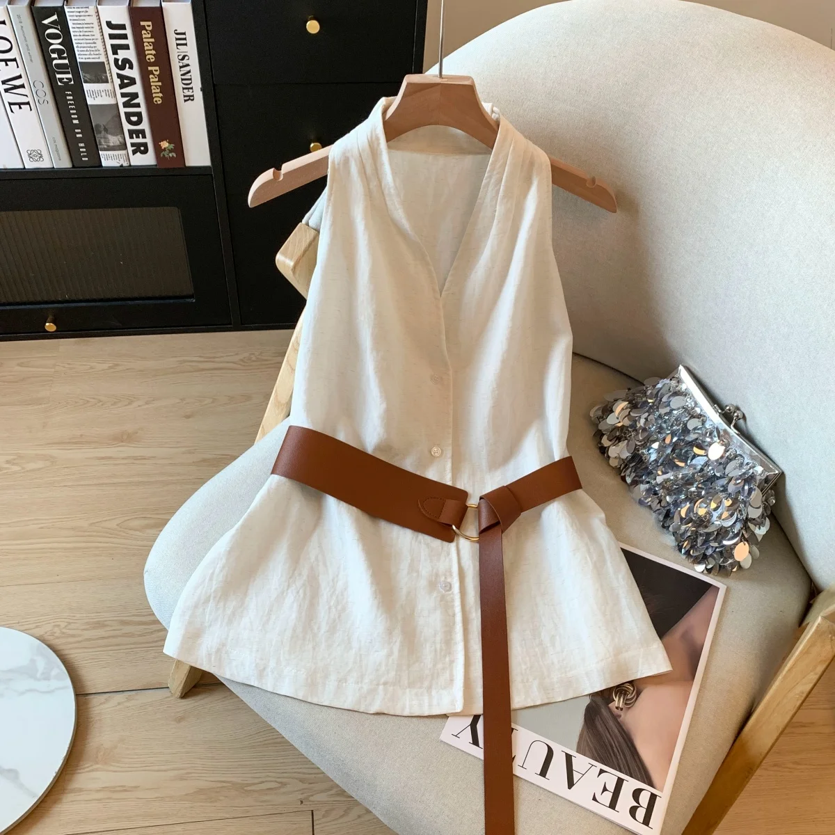 

Модная женская майка в корейском стиле с V-образным вырезом, облегающая, летняя, сексуальная, базовая, с поясом, для прогулок по городу и повседневной носки