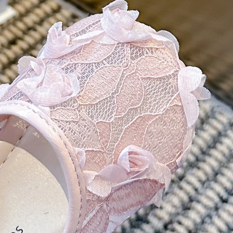 สาวฤดูร้อนลูกไม้ดอกไม้รองเท้าแตะการออกแบบกลีบสีทึบครึ่งรองเท้าแตะนุ่มแต่เพียงผู้เดียวฤดูร้อนวันหยุดรองเท้าลําลอง