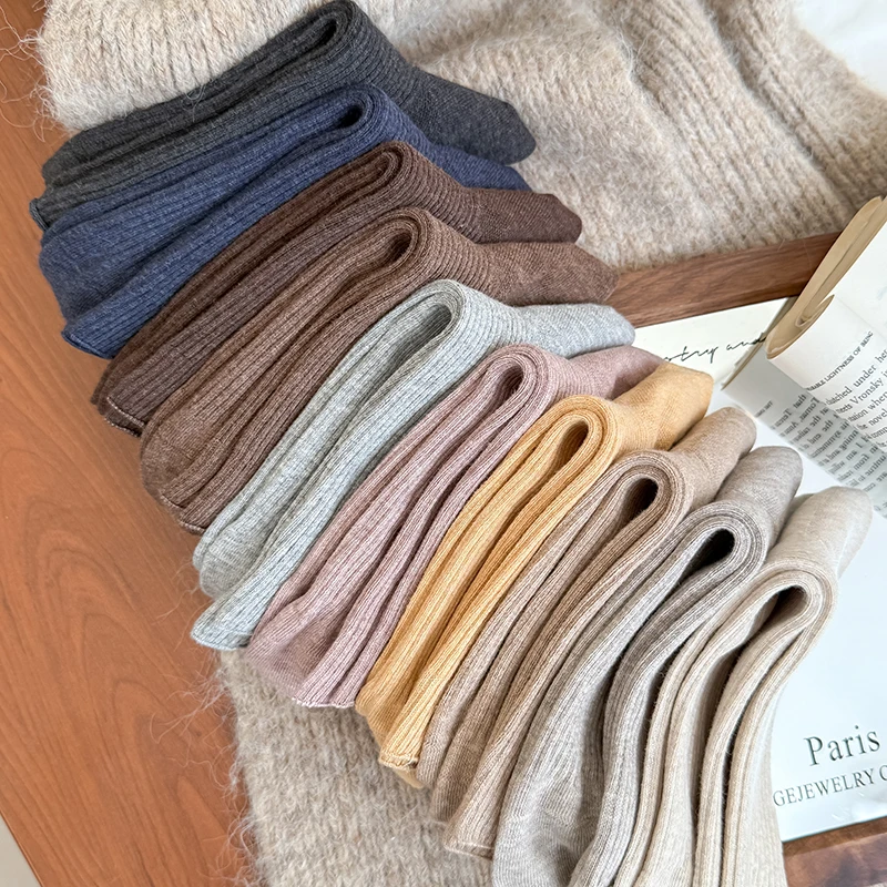 

Women's Socks New Autumn Winter Classic Color Casual Loose Socks Female Breathable Sweat Absorption Cotton Socks Simple Daily
