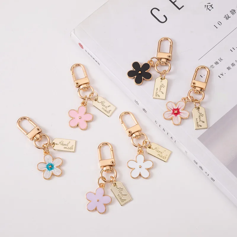Cute Sweet Multicolour Five Leaves Flower Key Chains for Women Personality Backpack Protective Cover Pendant Keyring Friend Gift