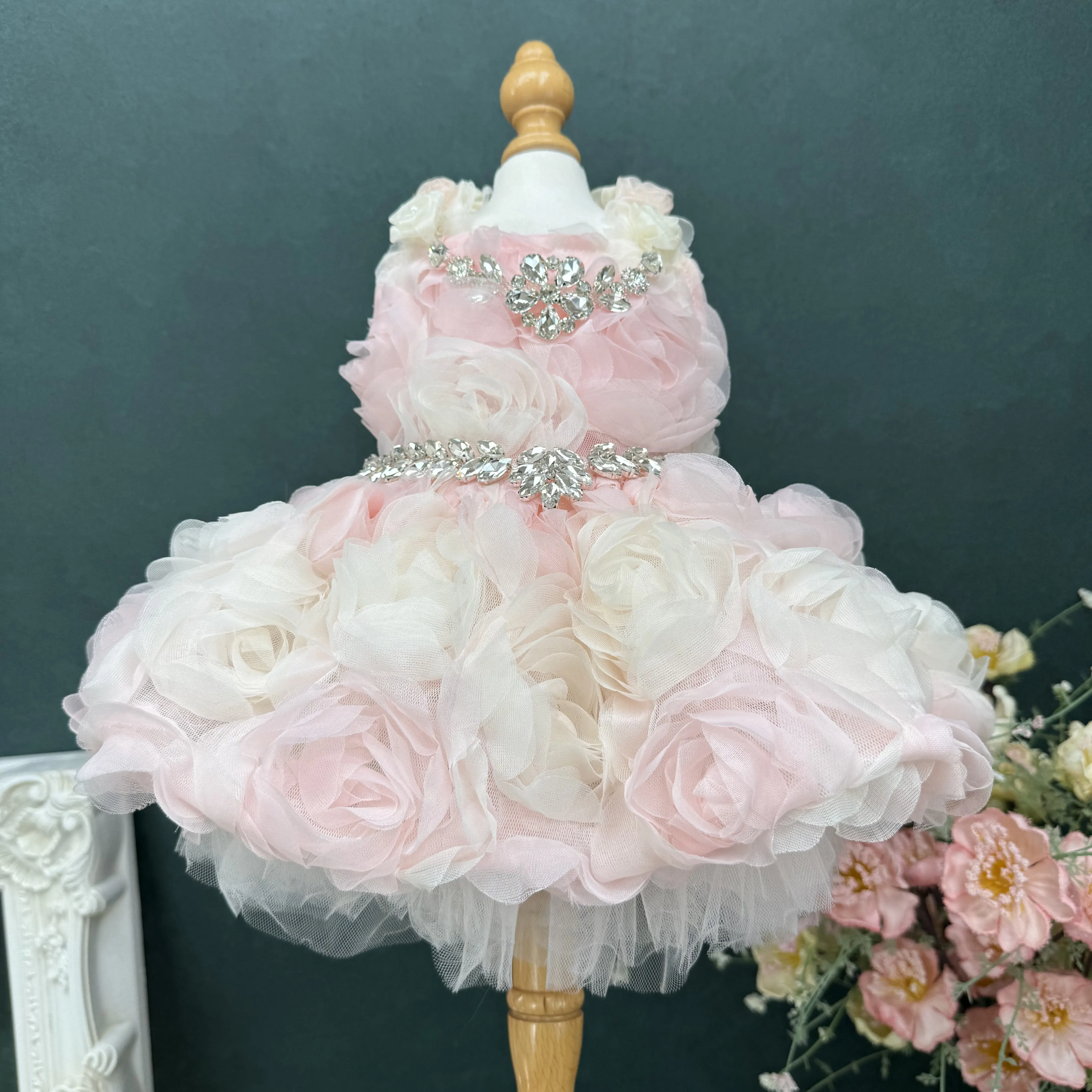 

Luxury Handmade Puppy Dog Cats Clothing Korean Pink Lace Roseflower Wedding Princess Dress For Small Medium Dog Pet Clothes 2026
