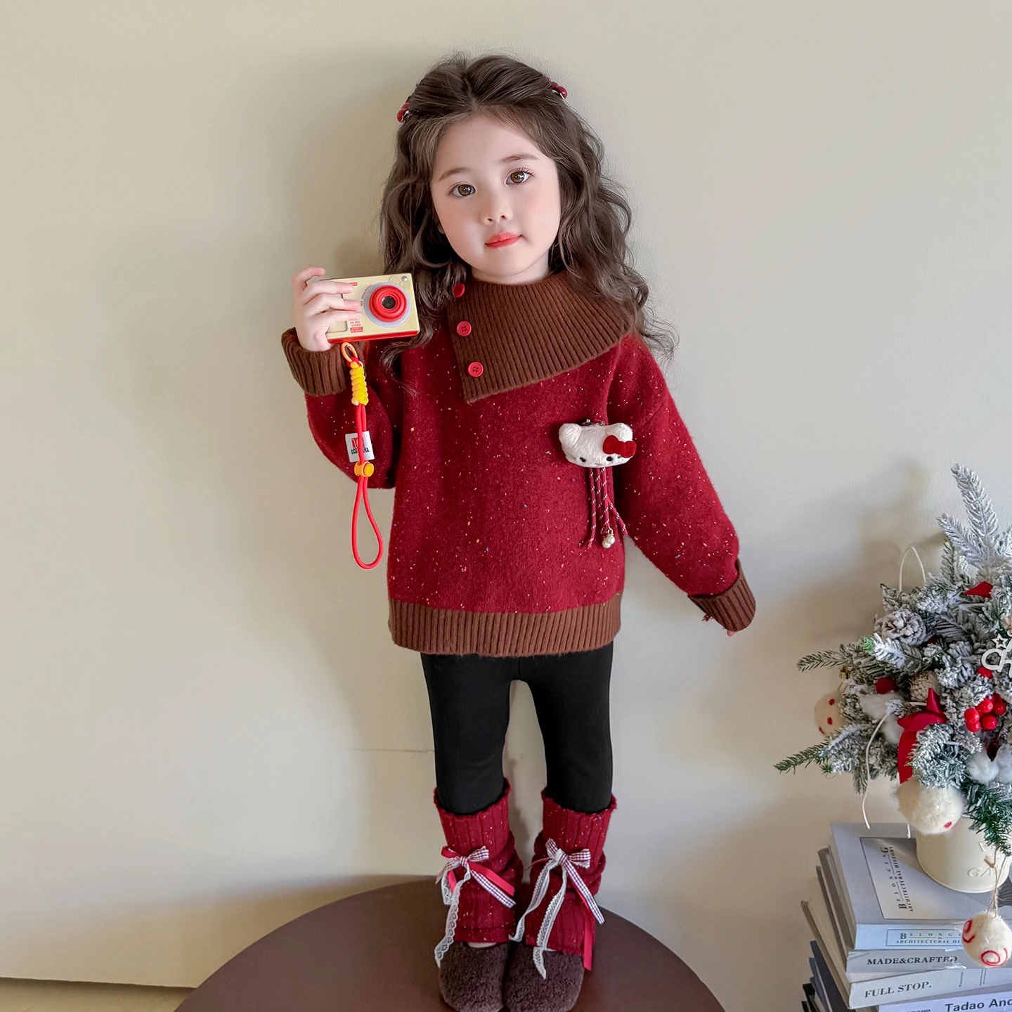 

Girls' Irregular Hello Kitty Sweater 2025 New Retro Contrast Color Long Sleeve Pullover Tops Autumn Sweet Children's Knitwear