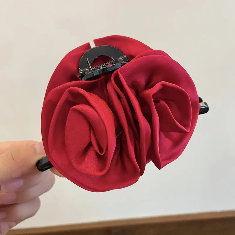 Hair Claw Handmade Fabric Stereoscopic Flowers Grab Hair Clip Sweet Shark Clip Rose Flower Hair Accessories for Women ﻿