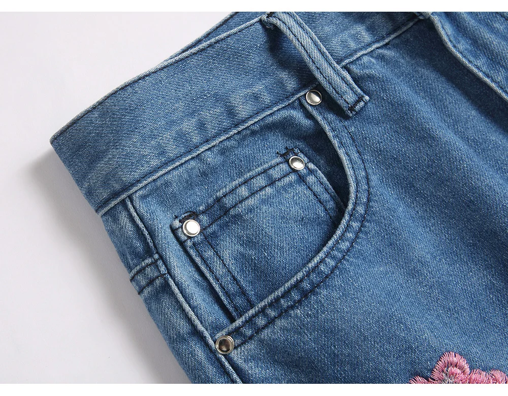 Herren-Jeans mit Sakura-Stickerei, Streetwear, Boot-Cut-Hose, ausgestellter Saum, ausgestellte Hose mit Rissen und Kirschblüten-Design – Detail 38