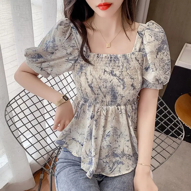 

2025 Summer Wrinkle Design Slim-fit Printed Puff Sleeve Blouse Square Neckline Exposed Collarbone Flared Hem Top