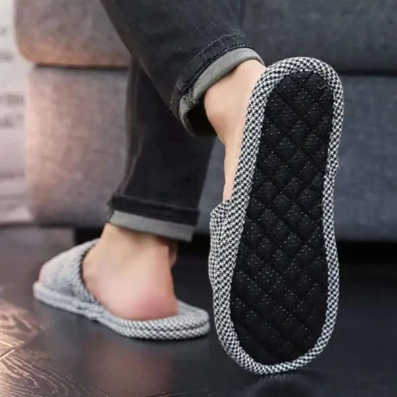

Korean Version Fashionable Men's Slippers Four Seasons Indoor Comfort Breathability Soft Soled Home Casual Shoes