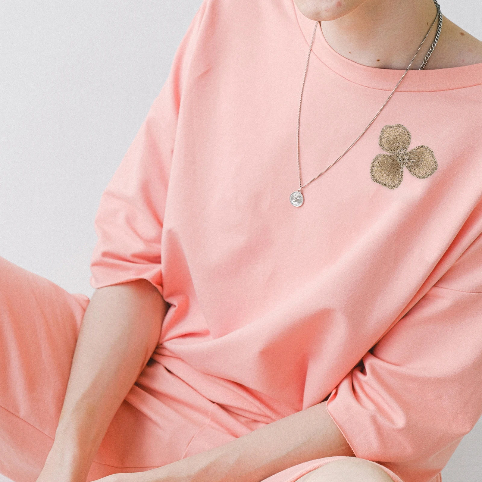 

20 Pcs Mesh Flower Embroidered Patches for Clothing Bags Hats Headb DIY Appliques Sew On Elastic Supplies