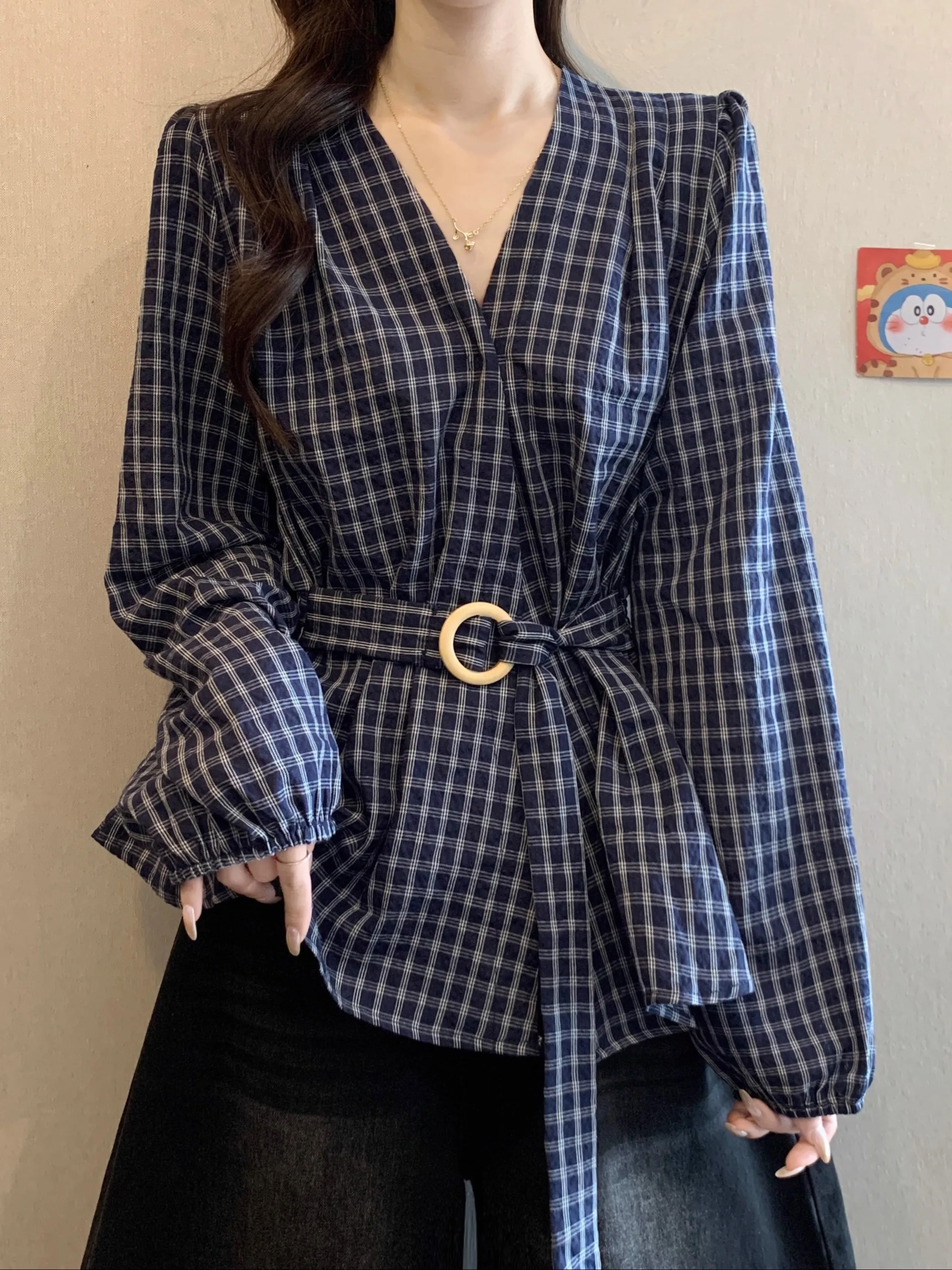 

Темно-синяя клетчатая рубашка с длинным рукавом для женщин, осенняя модная модель с поясом на талии, в корейском стиле, для повседневной носки, свободного кроя, с защитой от солнца