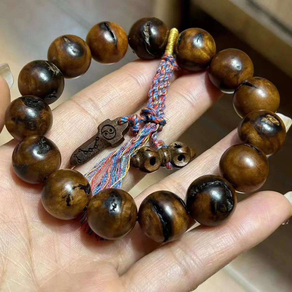 

Natural Lightning Strike Wood Bracelet with Qixingjian Jujube Road Bead Lightning Mark 15mm Rosary Bead Jewelry