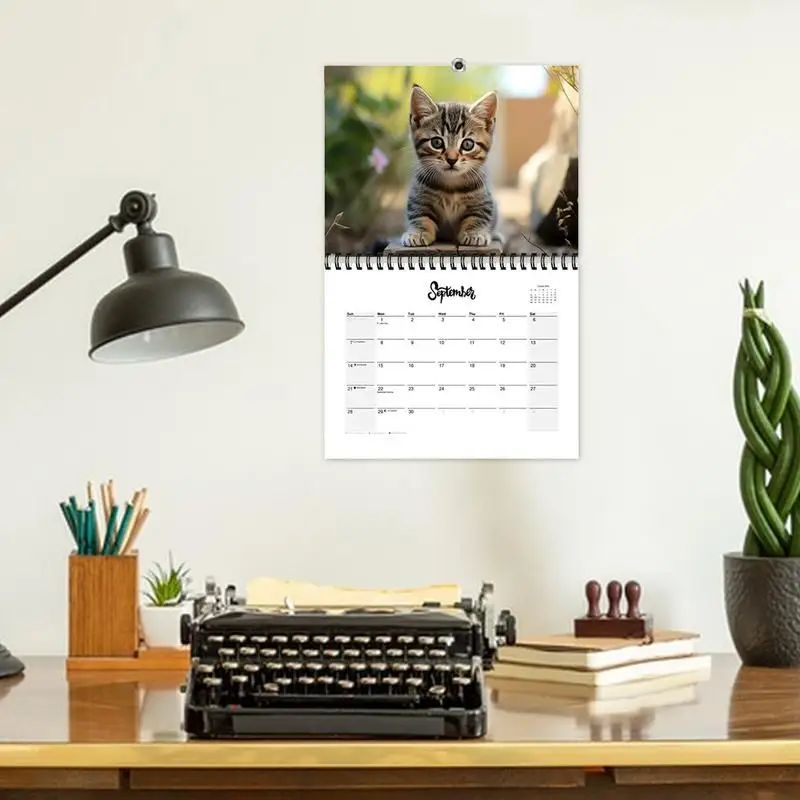 Imagem -03 - Cute Kitten Monthly Wall Calendar Hanging Calendar Family Planner Daily Organizer Adorable Cat Calendar 21x28cm 2025