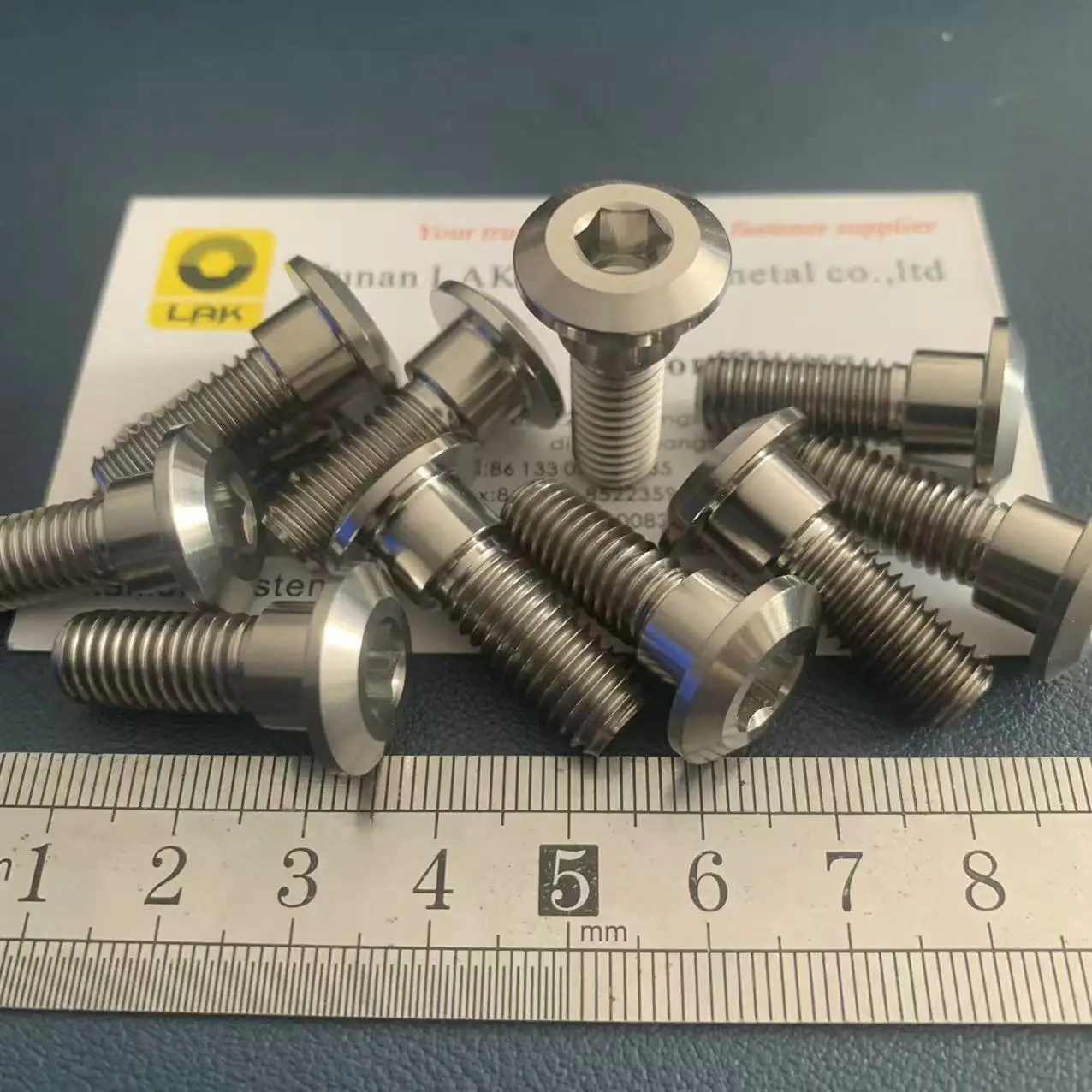 M8x24 Gr5 مسدس المقبس سبائك التيتانيوم الترباس/المسمار مع جولة الرقبة 10x6 لفرامل المحرك