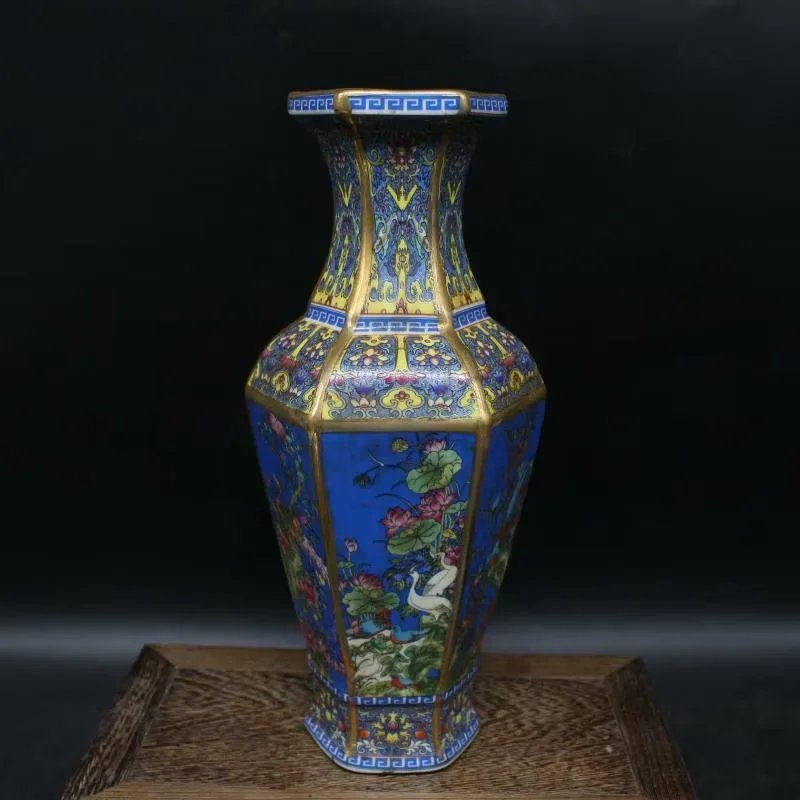 

Chinese Famille Rose Porcelain Qing Qianlong Birds Flowers Design Vase 10.1 Inch