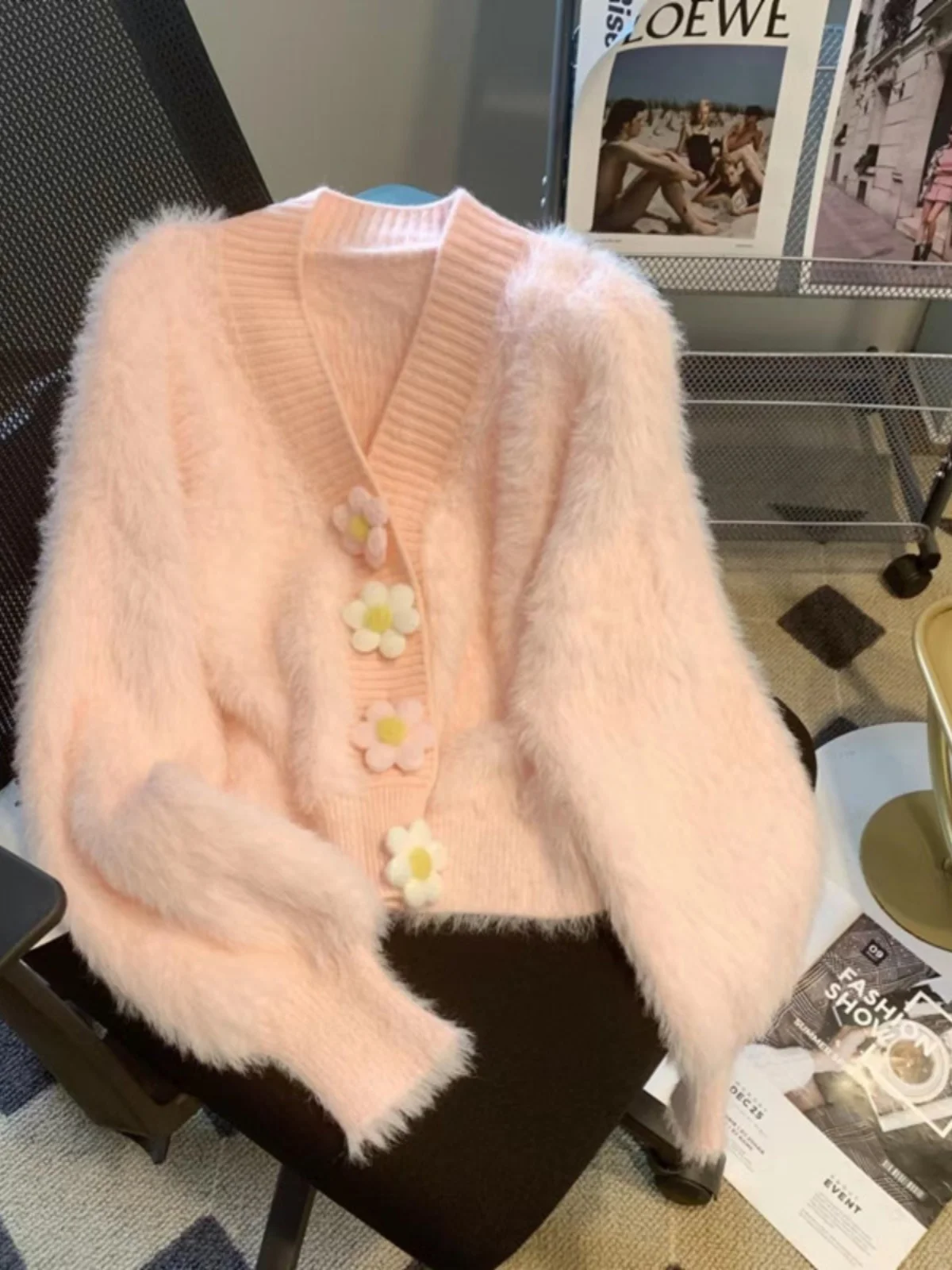

Мягкий уютный вязаный норковый жилет, женский ленивый нежный свитер с 3D цветочными пуговицами и v-образным вырезом, осенне-зимний длинный свек Thiened