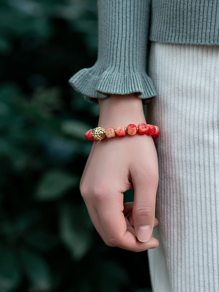 

Tibetan Natural Bone Hand String Full Of Blood Bone Bead Bracelet Small Ancient Jewelry Female Red Auspicious Transfer